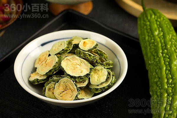 苦瓜怎么做不苦又好吃？苦瓜去苦技巧与家常做法大全